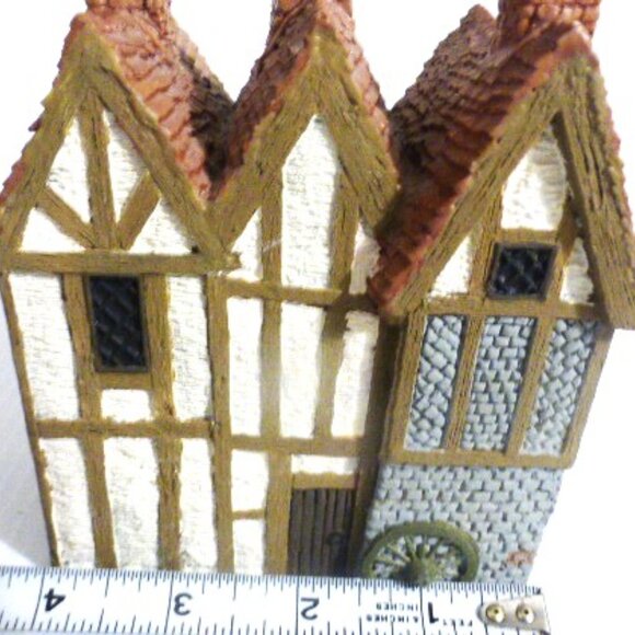 8 House MODEL BUILDINGS 1.75 - 4.5" High Railroad Model Train Set Model Kit - Picture 2 of 16